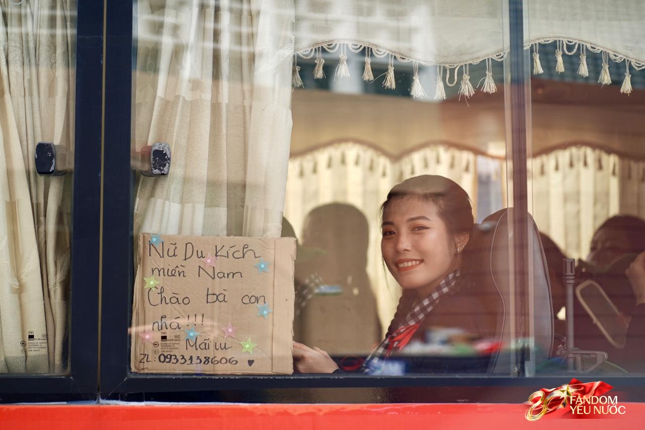 Tạm biệt A80: Các khối diễu binh, diễu hành tỏa khắp các tuyến phố Thủ đô, hòa chung niềm vui với người dân- Ảnh 3.