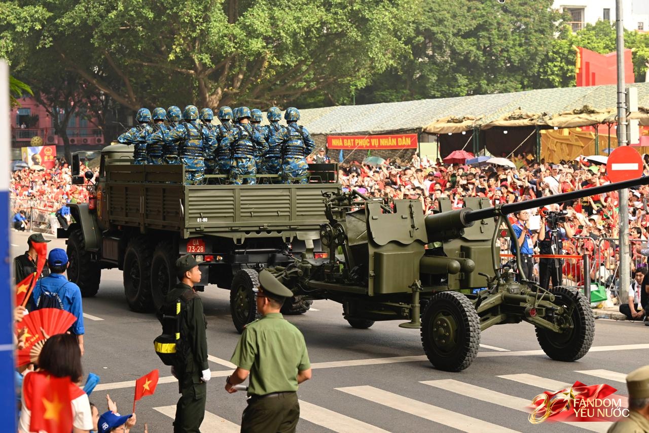  Lễ diễu binh diễu hành kỷ niệm 80 năm Quốc khánh chính thức bắt đầu- Ảnh 10.