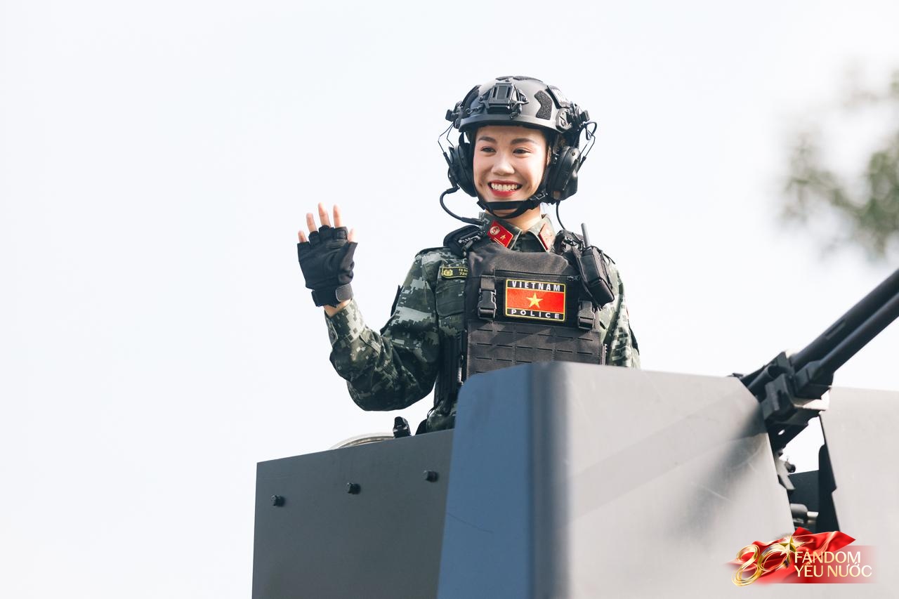 Tạm biệt A80: Các khối diễu binh, diễu hành tỏa khắp các tuyến phố Thủ đô, hòa chung niềm vui với người dân- Ảnh 34.