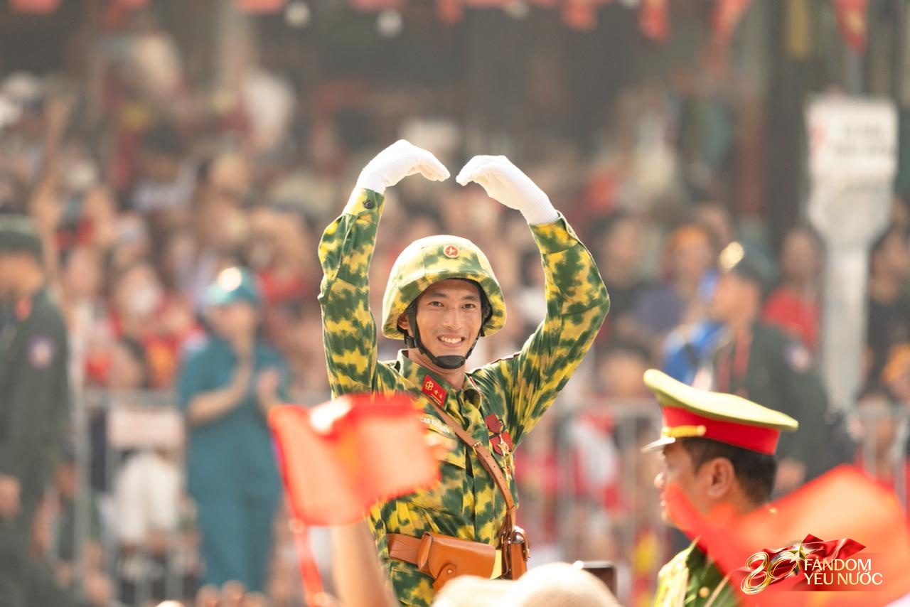 Ngày đẹp nhất là ngày 2/9: Các khối diễu binh diễu hành toả ra khắp Thủ đô trong nắng mùa thu rực rỡ- Ảnh 4.