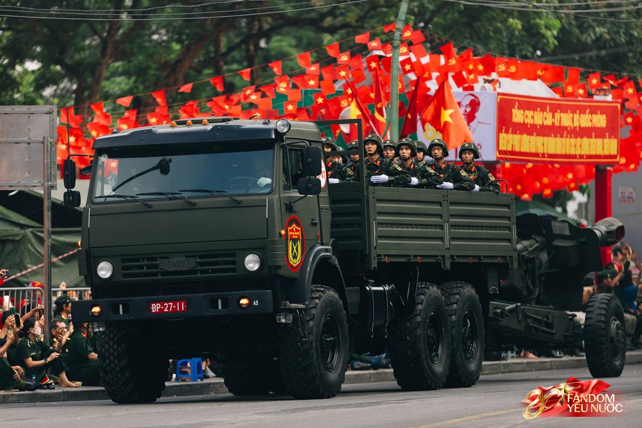 Tạm biệt A80: Các khối diễu binh, diễu hành tỏa khắp các tuyến phố Thủ đô, hòa chung niềm vui với người dân- Ảnh 25.