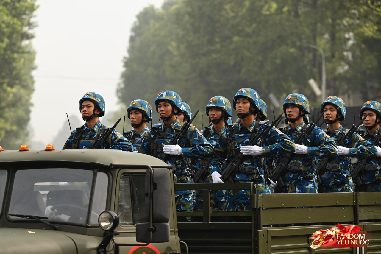  Lễ diễu binh diễu hành kỷ niệm 80 năm Quốc khánh chính thức bắt đầu- Ảnh 9.
