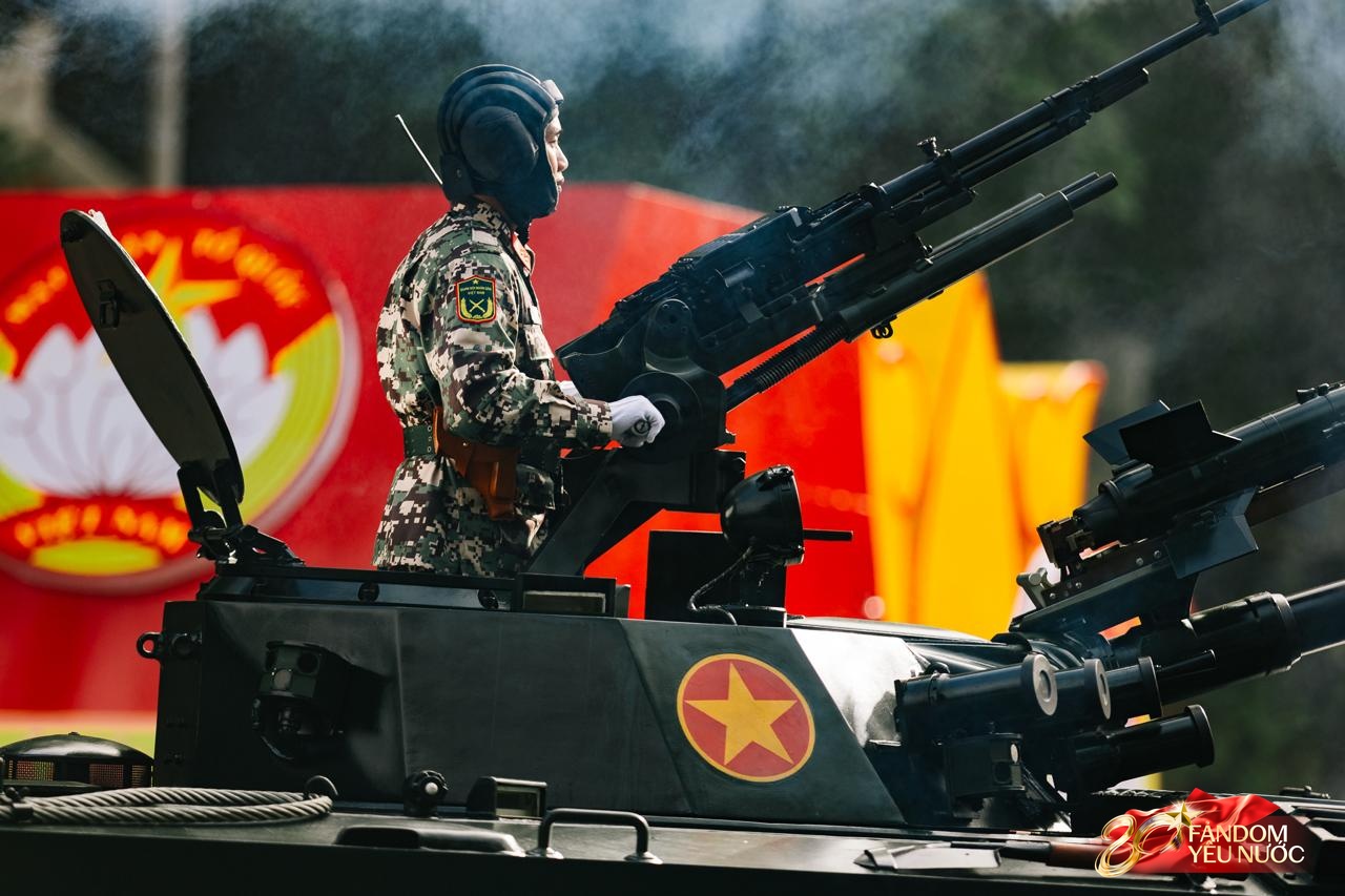 Tạm biệt A80: Các khối diễu binh, diễu hành tỏa khắp các tuyến phố Thủ đô, hòa chung niềm vui với người dân- Ảnh 29.