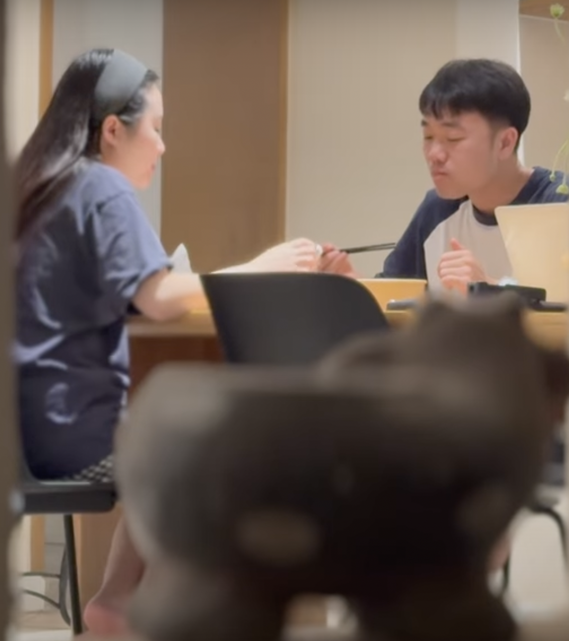 Vợ Giám đốc của Lương Xuân Trường dạo này chăm lộ diện, visual vợ hiền hay CEO sang chảnh cuốn hút hơn?- Ảnh 8. Vợ Giám đốc của Lương Xuân Trường dạo này chăm lộ diện, visual vợ hiền hay CEO sang chảnh cuốn hút hơn?- Ảnh 8.