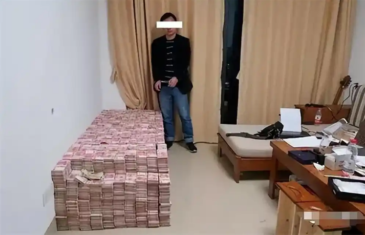 Đột kích lừa đảo đa cấp quy mô lớn, thu giữ 173 tỷ đồng tiền mặt - Ảnh 1.