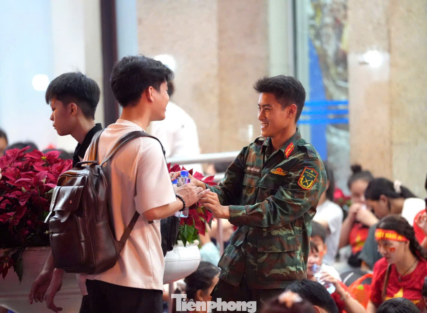 Toàn cảnh lễ diễu binh 2 / 9 Tại Hà Nội trong đêm không ngủ rực rỡ sắc cờ - Ảnh 42. Toàn cảnh lễ diễu binh 2 / 9 Tại Hà Nội trong đêm không ngủ rực rỡ sắc cờ - Ảnh 42.