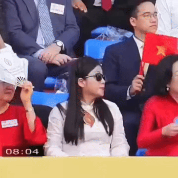 Khoảnh khắc đẹp v&agrave; gần gũi của Phu nh&acirc;n Thủ tướng Phạm Minh Ch&iacute;nh, ai ngắm cũng thấy &ldquo;thật tuyệt vời&rdquo;!- Ảnh 1.