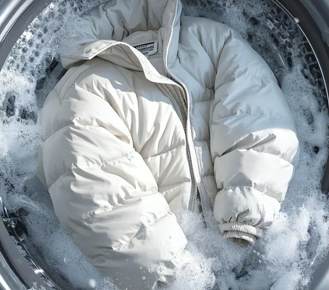 5 thứ cho vào máy giặt không khác "ném tiền qua cửa sổ": Hỏng máy, người còn dễ sinh bệnh! - Ảnh 4. 5 thứ cho vào máy giặt không khác "ném tiền qua cửa sổ": Hỏng máy, người còn dễ sinh bệnh! - Ảnh 4.