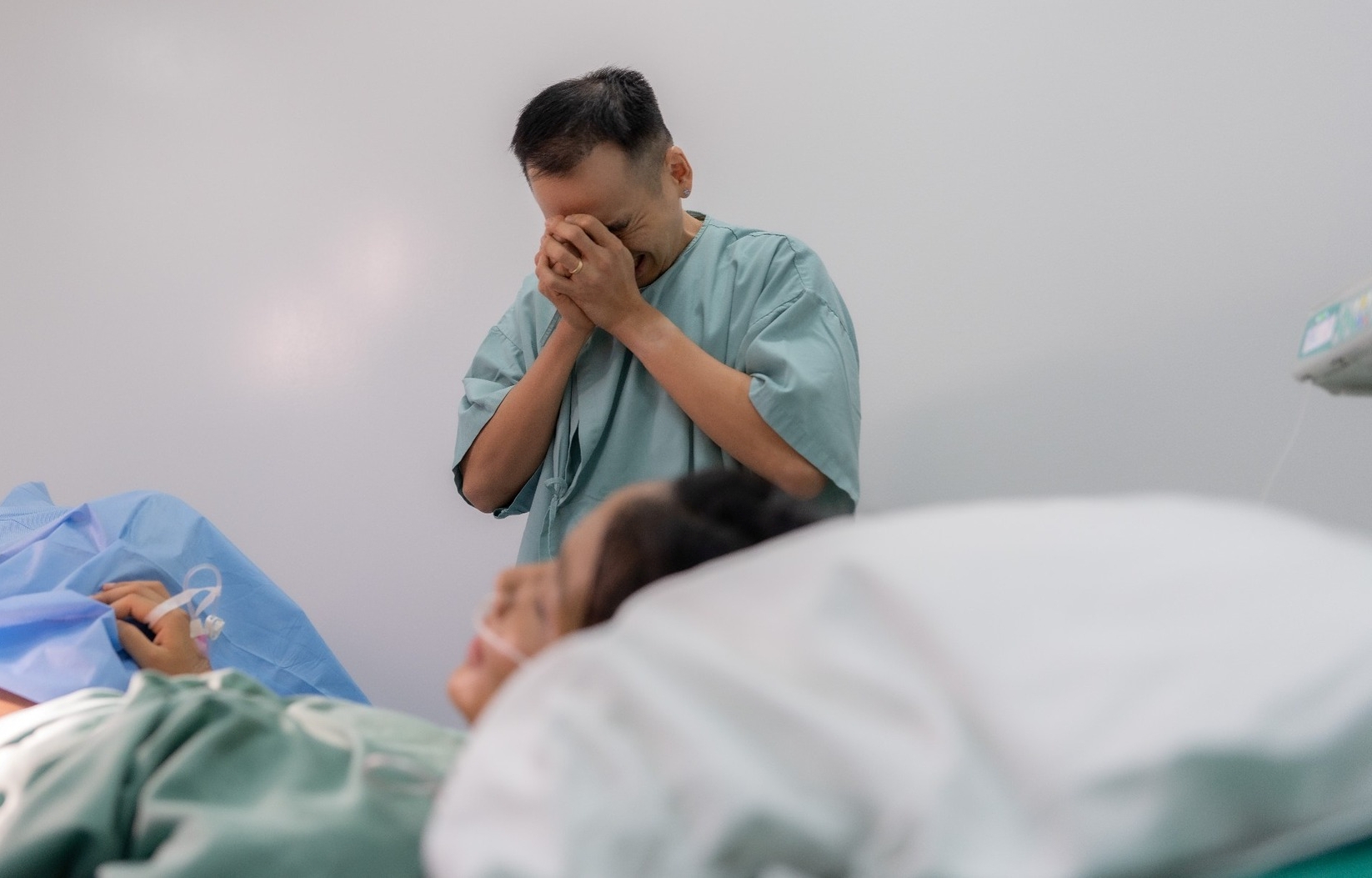 Hoa hậu H'Hen Niê sinh con gái đầu lòng, chồng "khóc như mưa" trong phòng sinh - Ảnh 3. Hoa hậu H'Hen Niê sinh con gái đầu lòng, chồng "khóc như mưa" trong phòng sinh - Ảnh 3.