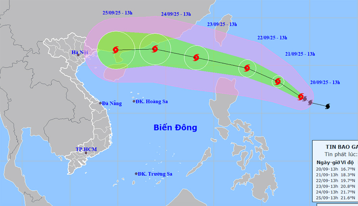 Bão Ragasa tăng cấp tại Biển Đông , nguy cơ đắm tàu trọng tải lớn - Ảnh 1. Bão Ragasa tăng cấp tại Biển Đông , nguy cơ đắm tàu trọng tải lớn - Ảnh 1.