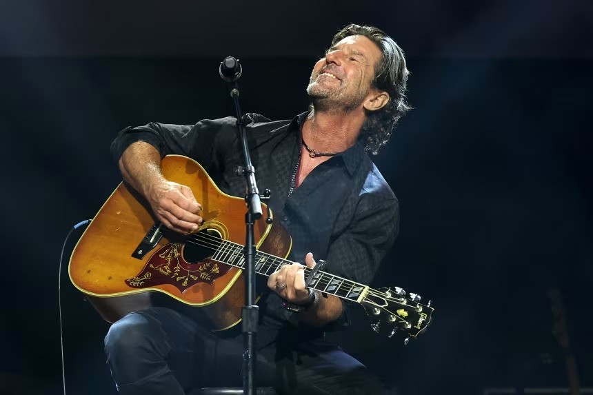 Nhạc sĩ cùng vợ con tử vong trong vụ tai nạn máy bay - Ảnh 3.