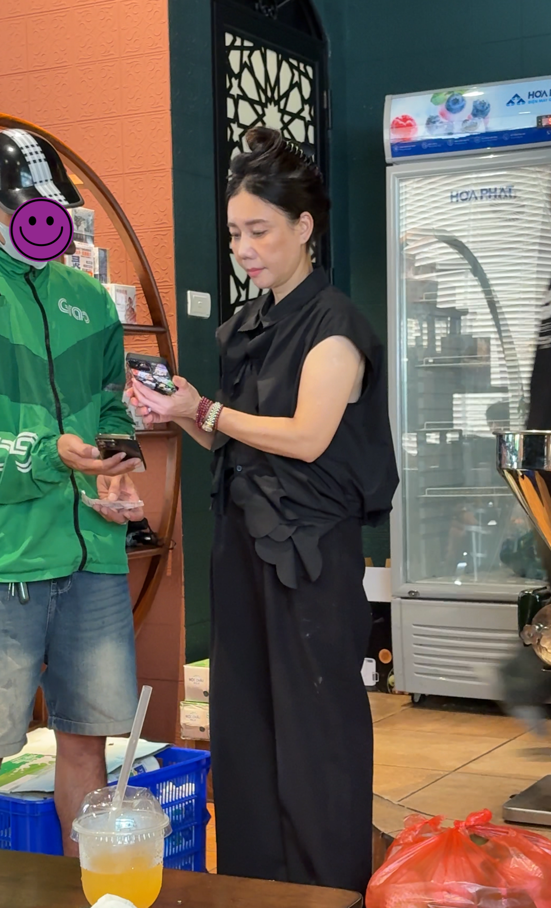 [CLIP] Bà chủ có khí chất tổng tài "quay cuồng" từ sáng đến tối vì khách ùn ùn kéo đến, nói gì về chuyện viral? - Ảnh 3.