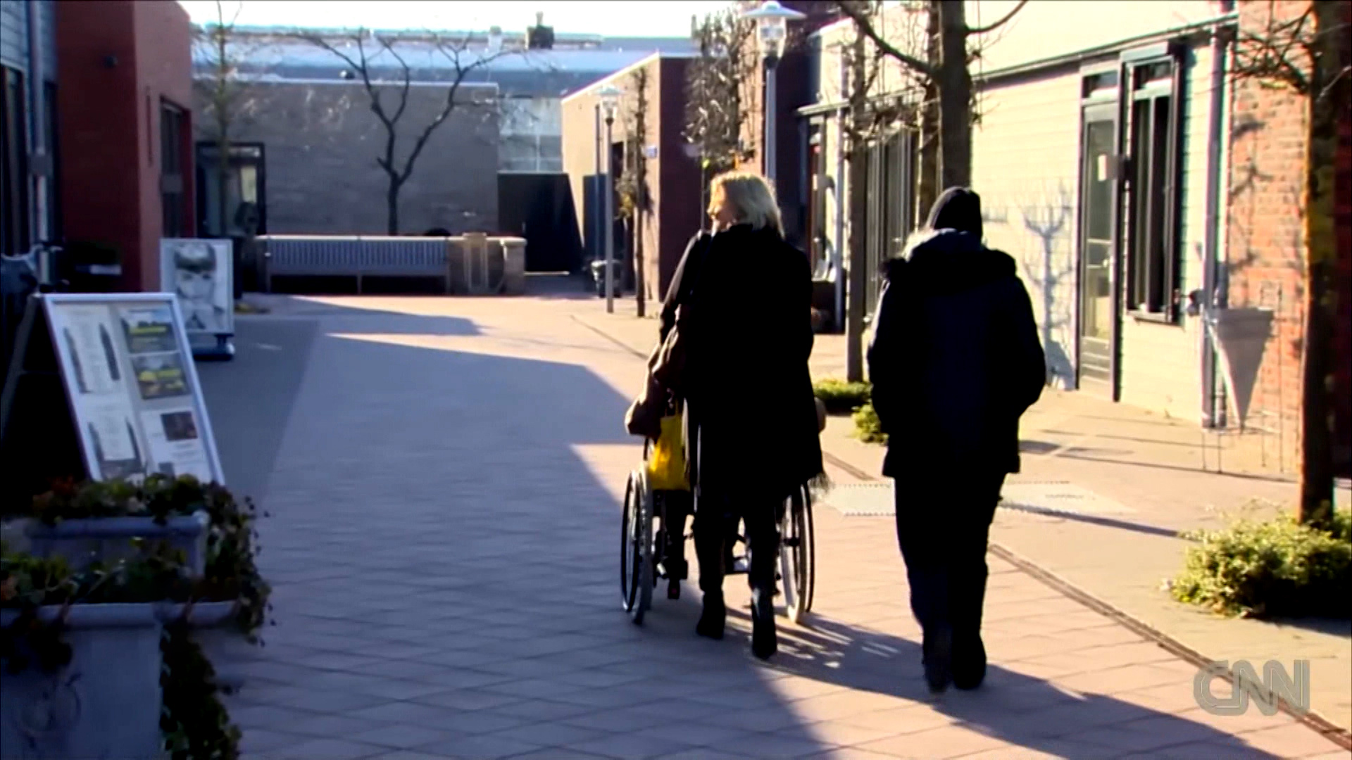 Bên trong ngôi làng của gần 200 người già sa sút trí tuệ: Khi cuộc sống không còn ký ức!- Ảnh 4. Bên trong ngôi làng của gần 200 người già sa sút trí tuệ: Khi cuộc sống không còn ký ức!- Ảnh 4.