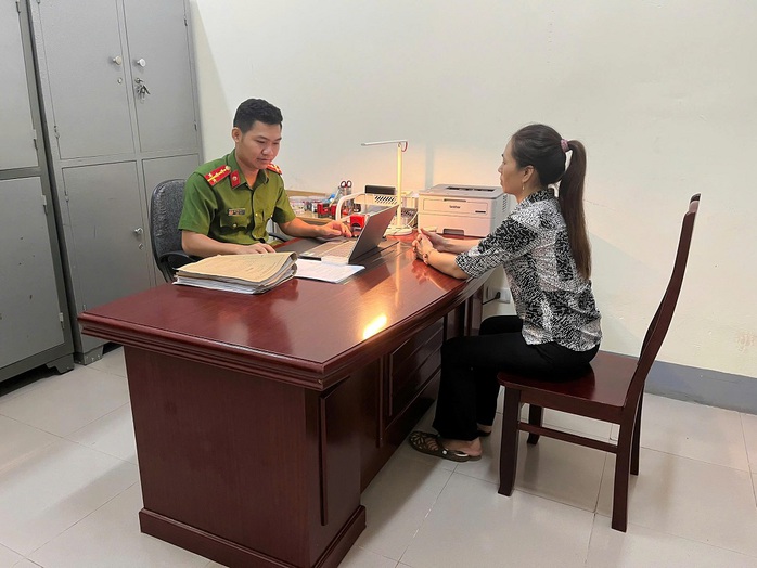 Giết mổ 2 con heo bị dịch tả châu Phi đem bán, người phụ nữ bị khởi tố- Ảnh 1. Giết mổ 2 con heo bị dịch tả châu Phi đem bán, người phụ nữ bị khởi tố- Ảnh 1.