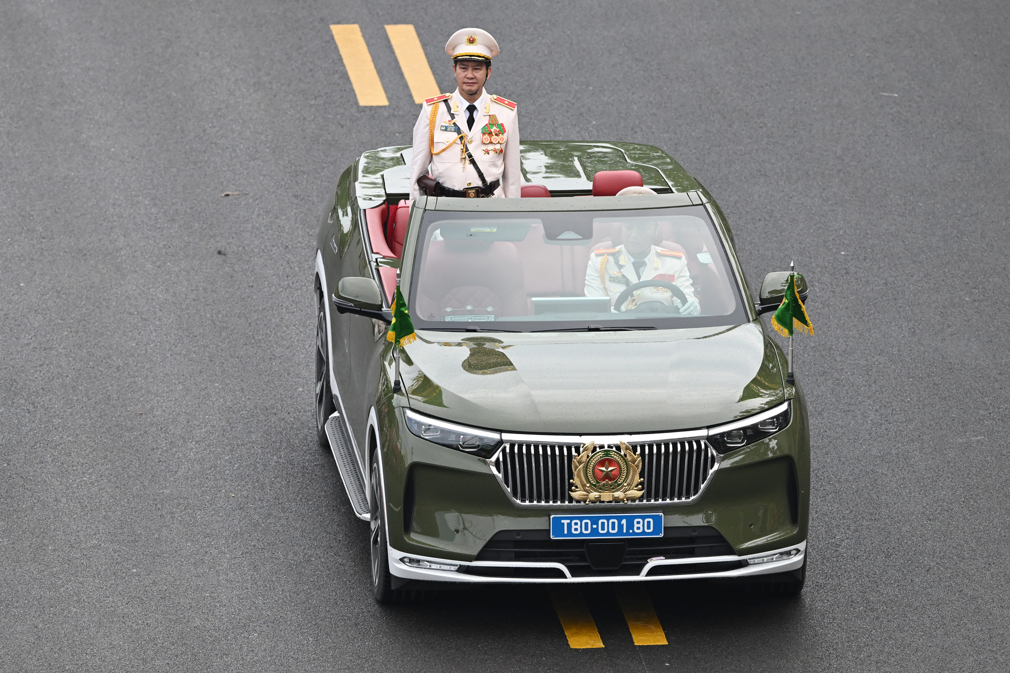 Tái hiện VinFast VF 9 mui trần phục vụ lễ diễu binh, ‘nghệ nhân’ Việt chia sẻ: ‘Làm vì muốn hoà chung không khí tự hào ngày Quốc khánh’ - Ảnh 11.