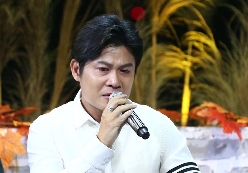 Nguyễn Văn Chung: "Tôi nghe Tùng Dương hát là chuyển kênh"- Ảnh 2.