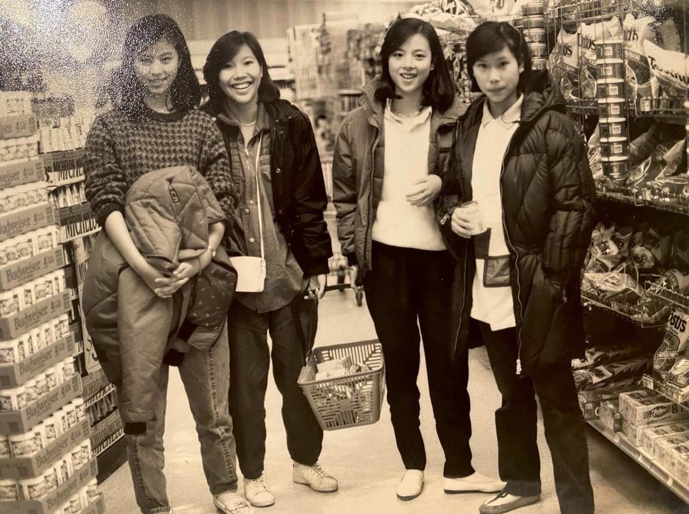 Ảnh thời trẻ của Madam Pang gây sốt: Nhan sắc ‘cực phẩm’, nay quyền lực nhất bóng đá Thái Lan- Ảnh 1. Ảnh thời trẻ của Madam Pang gây sốt: Nhan sắc ‘cực phẩm’, nay quyền lực nhất bóng đá Thái Lan- Ảnh 1.