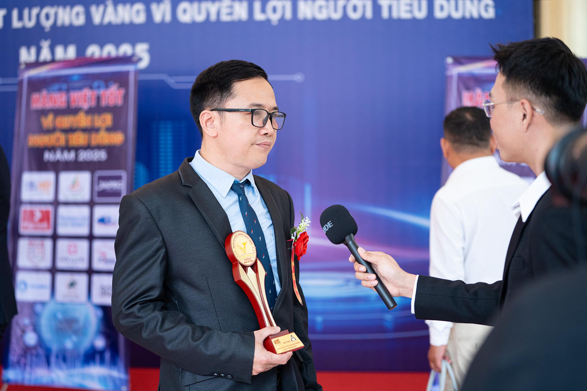 B&aacute;c sĩ Nguyễn Thanh Hải: Hơn 15 năm đồng h&agrave;nh c&ugrave;ng điều trị da liễu chuẩn y khoa - Ảnh 1.