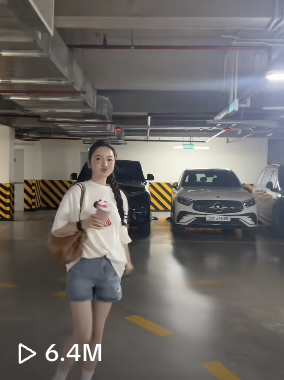Có một kiểu WAG như Chu Thanh Huyền: Càng thị phi càng hot!- Ảnh 1. Có một kiểu WAG như Chu Thanh Huyền: Càng thị phi càng hot!- Ảnh 1.