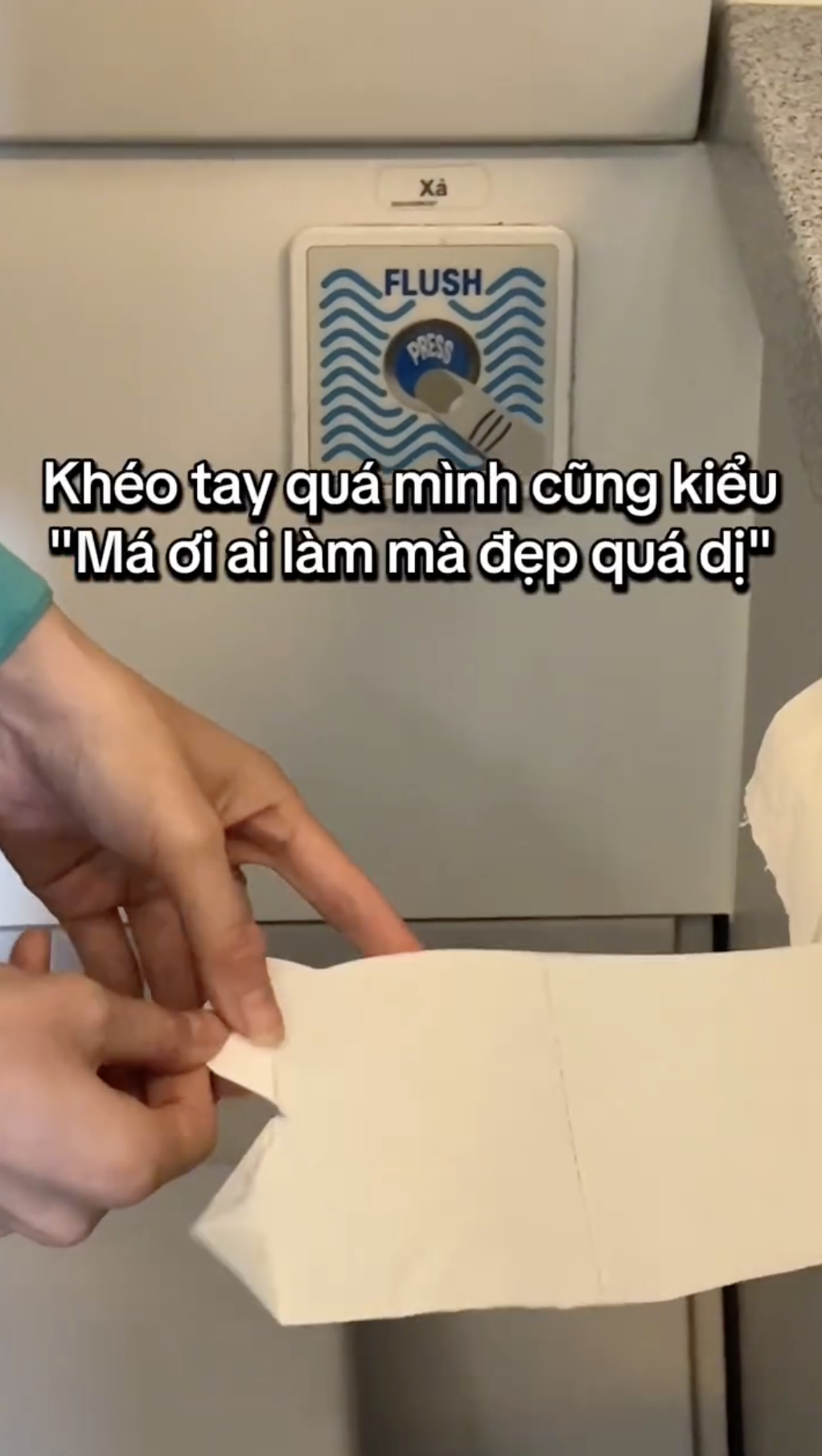 Nữ tiếp viên Vietnam Airlines làm món quà độc lạ trong buồng vệ sinh khiến ai cũng “không nỡ xài" - Ảnh 4. Nữ tiếp viên Vietnam Airlines làm món quà độc lạ trong buồng vệ sinh khiến ai cũng “không nỡ xài" - Ảnh 4.