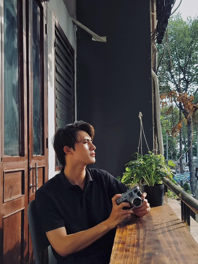 2 giây cơ phó Nguyễn Huy Khanh xuất hiện trước vụ cướp máy bay, cả rạp bật điện thoại tìm ngay info: Đẹp điên!- Ảnh 11.