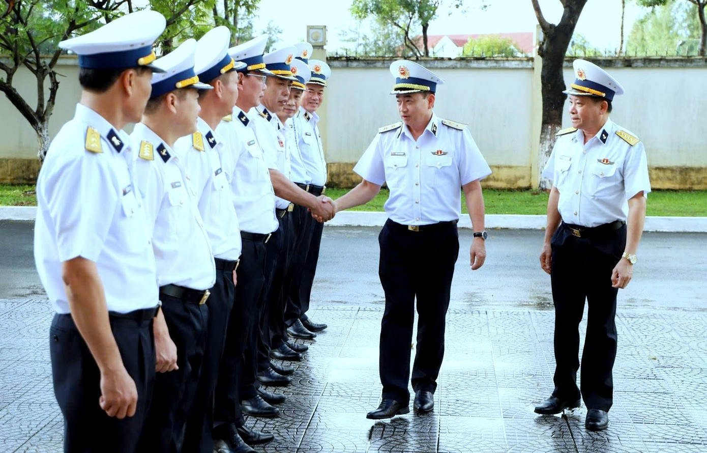 Thủ tướng bổ nhiệm nhân sự Bộ Quốc phòng: Thay đổi quan trọng trong lãnh đạo - Ảnh 4. Thủ tướng bổ nhiệm nhân sự Bộ Quốc phòng: Thay đổi quan trọng trong lãnh đạo - Ảnh 4.