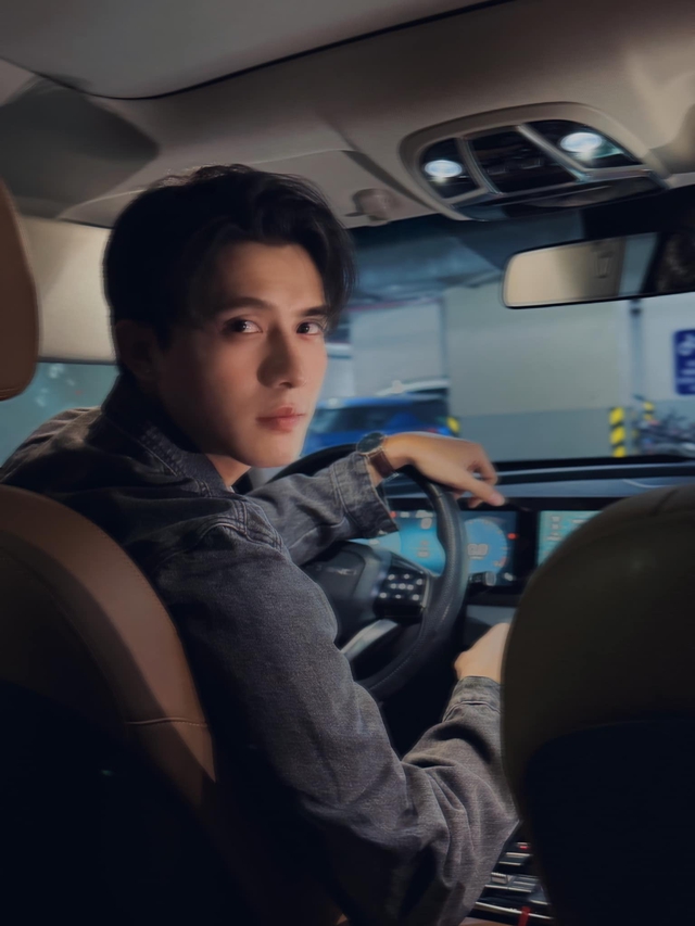 2 giây cơ phó Nguyễn Huy Khanh xuất hiện trước vụ cướp máy bay, cả rạp bật điện thoại tìm ngay info: Đẹp điên!- Ảnh 10.