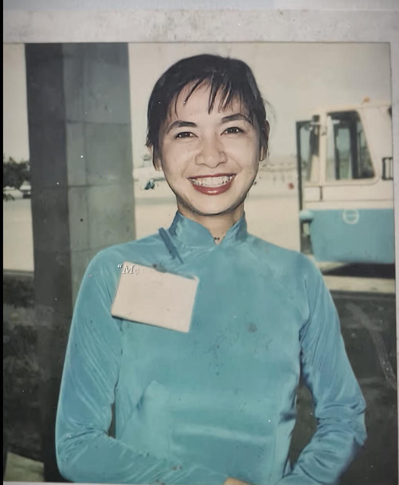 Thân thế "minh tinh" 1m55 trong Tử Chiến Trên Không: Mẹ cũng là tiếp viên hàng không, con hoá thân giống đến 99% - Ảnh 3. Thân thế "minh tinh" 1m55 trong Tử Chiến Trên Không: Mẹ cũng là tiếp viên hàng không, con hoá thân giống đến 99% - Ảnh 3.