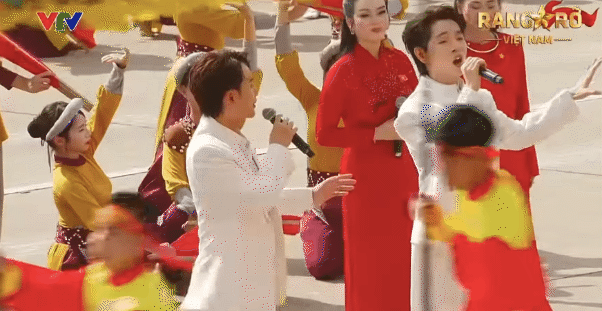 Bài hát “tiên tri” đỉnh nhất Đại lễ A80: Đức Phúc - Phương Mỹ Chi cất giọng đều rạng danh quốc tế, Việt Nam thịnh vượng sáng ngời!- Ảnh 11.