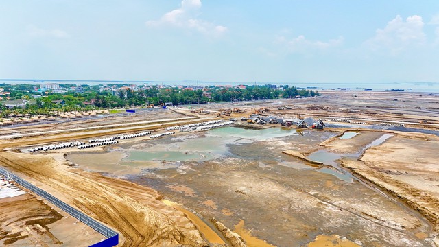 Đô thị lấn biển lớn nhất Việt Nam 2.870ha, có tòa tháp cao 108 tầng mong chờ suốt một thập kỷ tại TPHCM của tỷ phú Phạm Nhật Vượng đang "hot" bậc nhất lúc này - Ảnh 3. Đô thị lấn biển lớn nhất Việt Nam 2.870ha, có tòa tháp cao 108 tầng mong chờ suốt một thập kỷ tại TPHCM của tỷ phú Phạm Nhật Vượng đang "hot" bậc nhất lúc này - Ảnh 3.