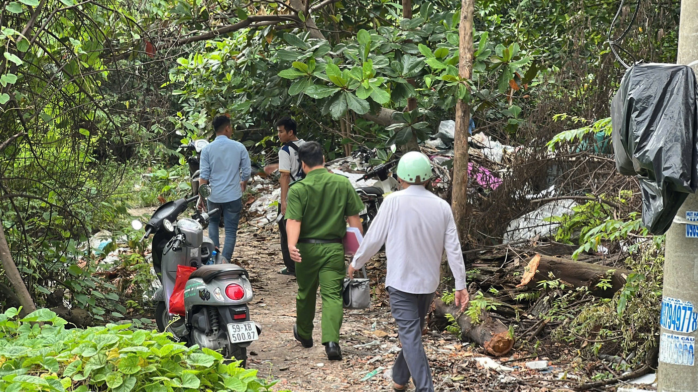 Phát hiện 2 anh em ruột tử vong bên bờ suối tại TPHCM gây xôn xao dư luận - Ảnh 1. Phát hiện 2 anh em ruột tử vong bên bờ suối tại TPHCM gây xôn xao dư luận - Ảnh 1.