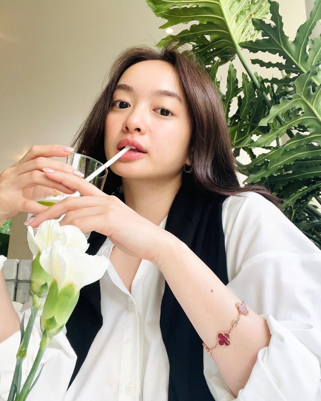 Thân thế "minh tinh" 1m55 trong Tử Chiến Trên Không: Mẹ cũng là tiếp viên hàng không, con hoá thân giống đến 99% - Ảnh 8. Thân thế "minh tinh" 1m55 trong Tử Chiến Trên Không: Mẹ cũng là tiếp viên hàng không, con hoá thân giống đến 99% - Ảnh 8.