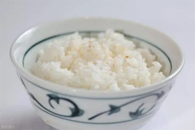3 loại thực phẩm để lâu trong tủ lạnh dễ gây nguy hiểm - Ảnh 2. 3 loại thực phẩm để lâu trong tủ lạnh dễ gây nguy hiểm - Ảnh 2.