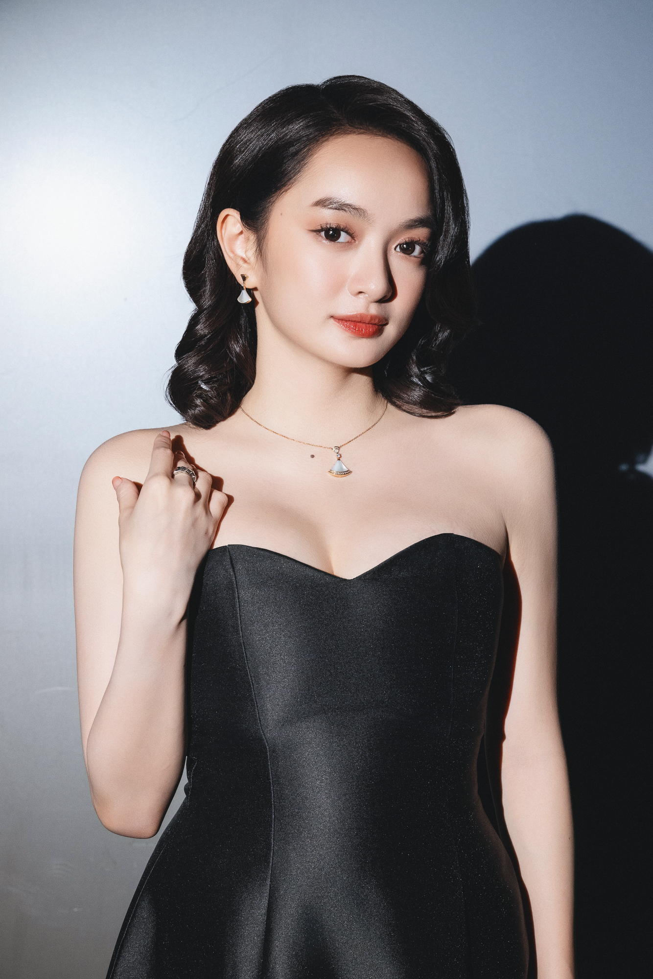 Sắc vóc gợi cảm căng tràn của “ngọc nữ trăm tỷ” đình đám bậc nhất màn ảnh Việt- Ảnh 8.