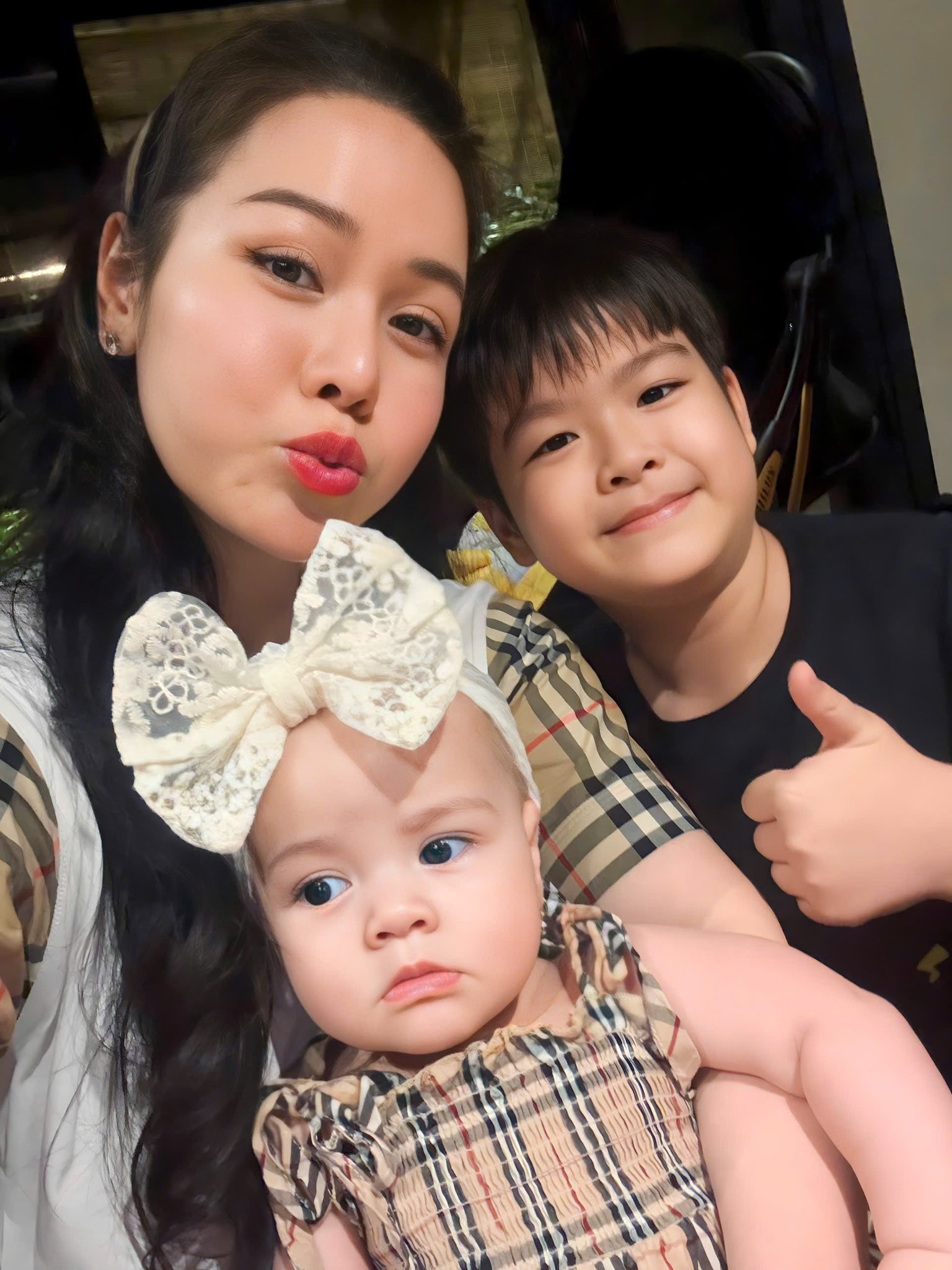 Nữ nghệ sĩ là đại gia có biệt thự TP.HCM 20 tỷ, 40 tuổi tự sinh con, bế con riêng về thăm nhà chồng cũ- Ảnh 11. Nữ nghệ sĩ là đại gia có biệt thự TP.HCM 20 tỷ, 40 tuổi tự sinh con, bế con riêng về thăm nhà chồng cũ- Ảnh 11.