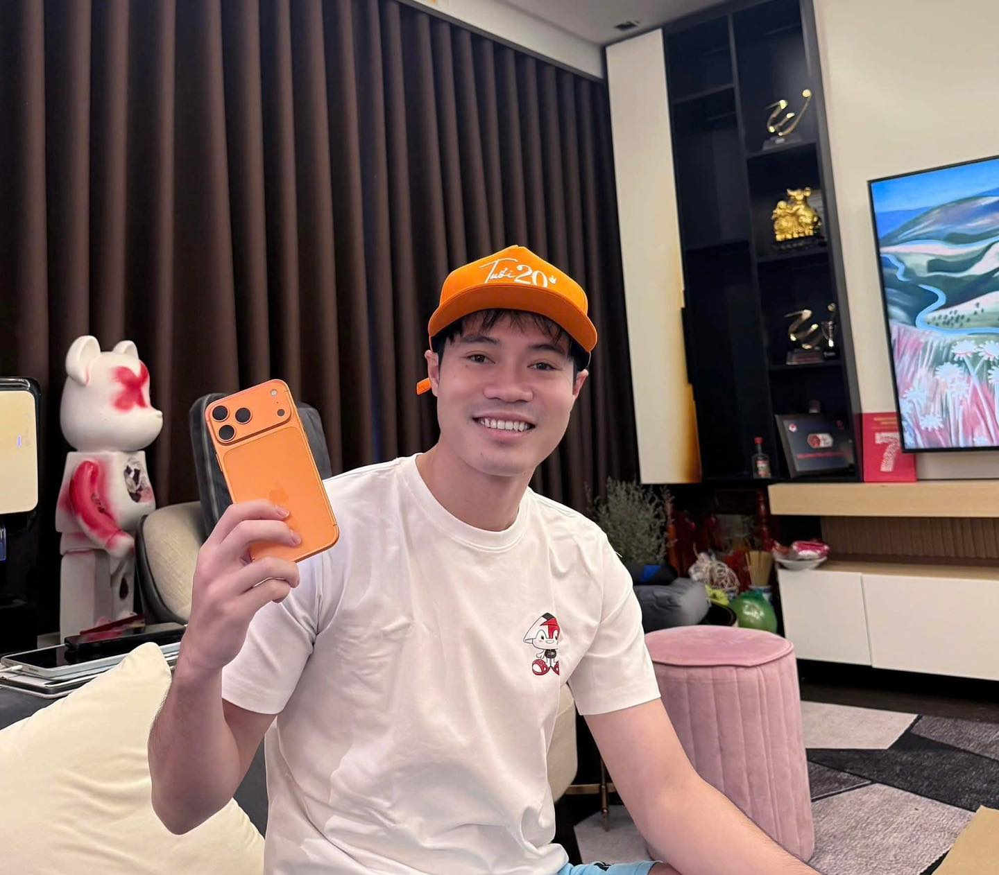 Phó tổng Đỗ Quang Vinh choáng vì iPhone 17 Pro Max: "Mọi người giàu, hay có chỗ mua rẻ mình không biết nhỉ?" - Ảnh 4.