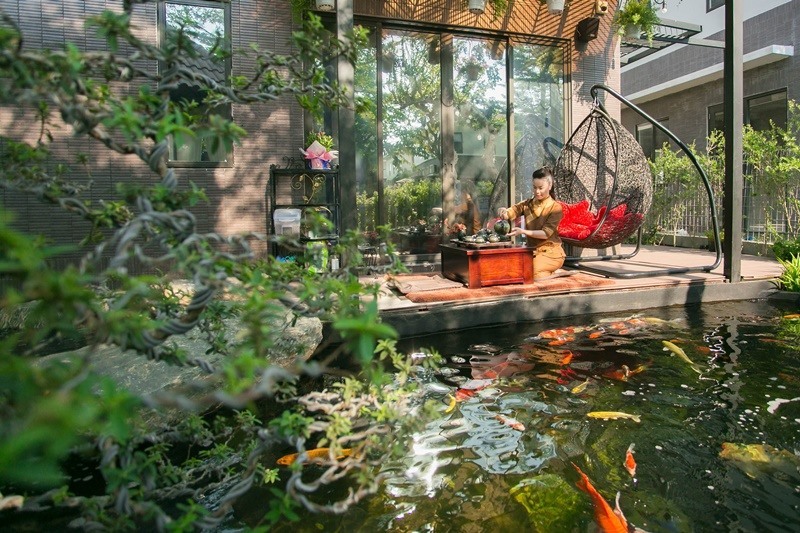 Nữ nghệ sĩ là đại gia có biệt thự TP.HCM 20 tỷ, 40 tuổi tự sinh con, bế con riêng về thăm nhà chồng cũ- Ảnh 9. Nữ nghệ sĩ là đại gia có biệt thự TP.HCM 20 tỷ, 40 tuổi tự sinh con, bế con riêng về thăm nhà chồng cũ- Ảnh 9.