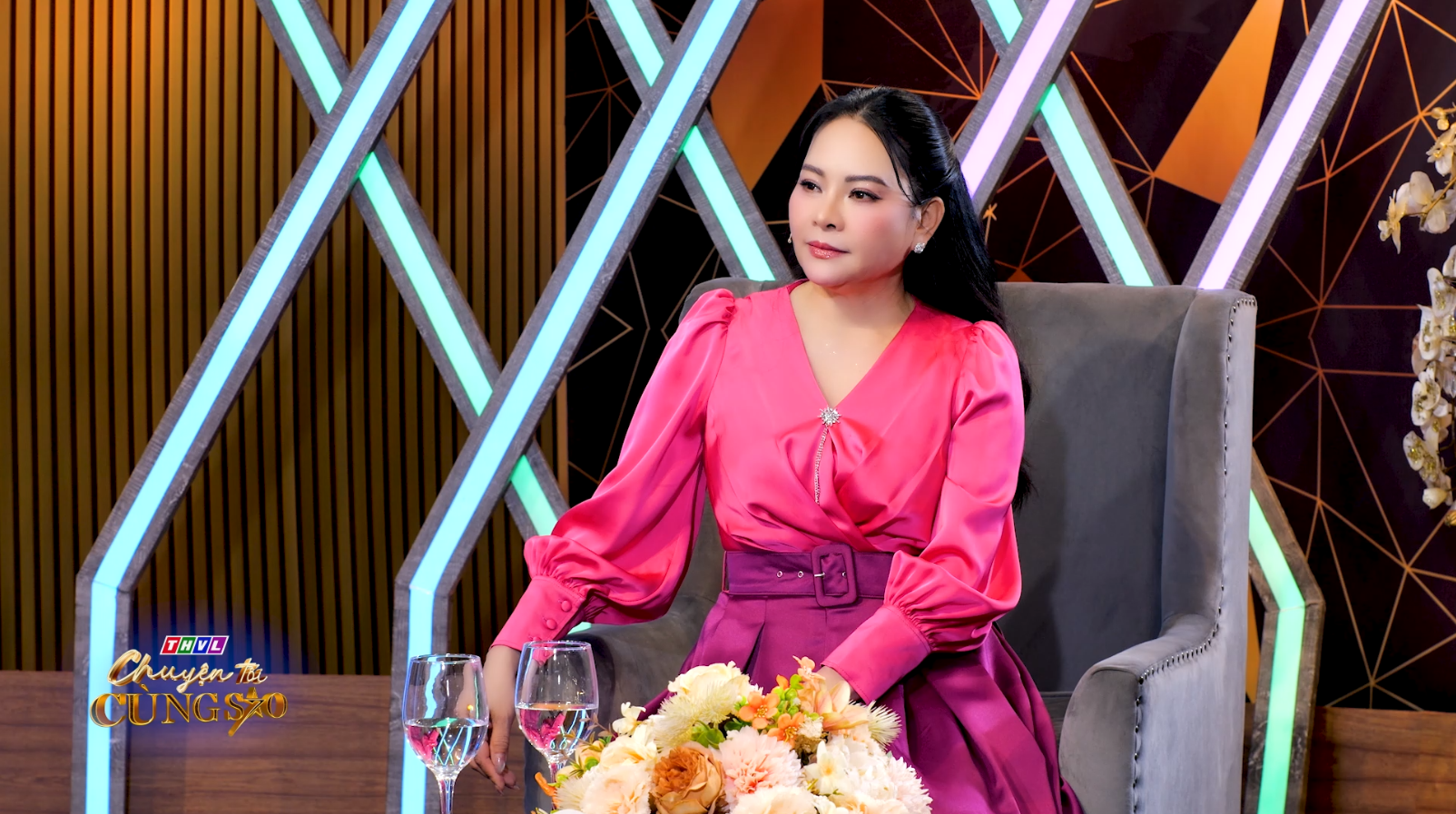 Nữ ca sĩ được Sở Giáo dục tặng bằng khen nói thẳng về học trò: "Bị học vẹt"- Ảnh 1.