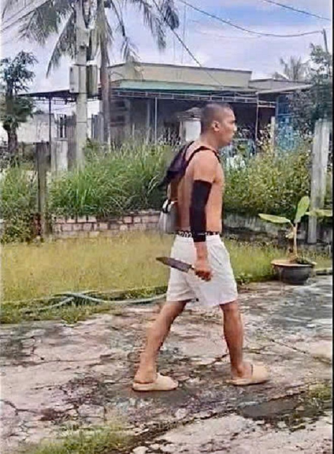 Bắt kẻ dùng súng tự chế bắn anh trai, cầm hung khí tấn công công an- Ảnh 1.
