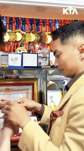 Phan Hiển khoe kho Phan Hiển khoe kho