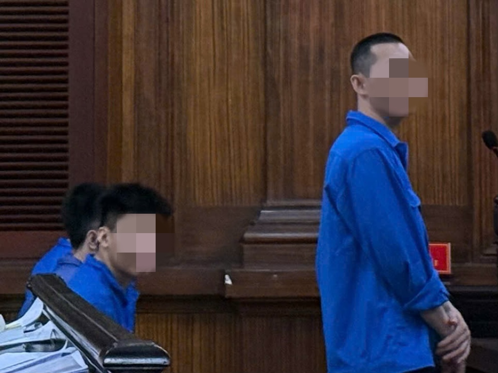 Mặc áo học sinh, chở bạn đi giết người- Ảnh 2. Mặc áo học sinh, chở bạn đi giết người- Ảnh 2.