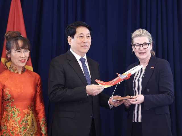 Chủ tịch nước chứng kiến Vietjet nhận bàn giao máy bay Boeing đầu tiên trong đơn hàng 200 chiếc- Ảnh 12.