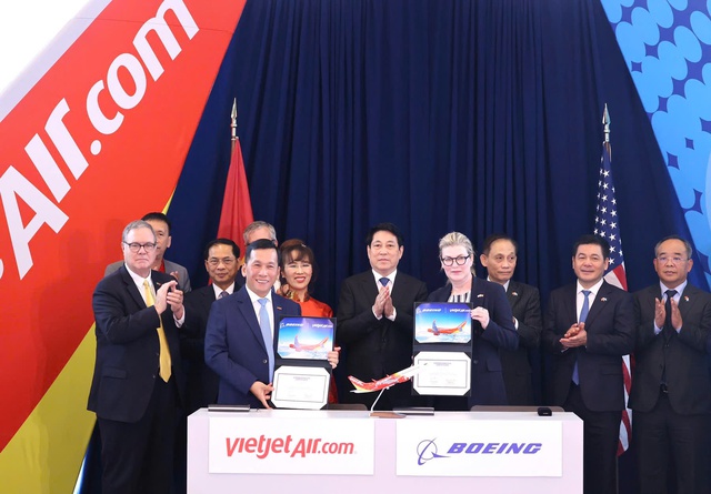 Chủ tịch nước chứng kiến Vietjet nhận bàn giao máy bay Boeing đầu tiên trong đơn hàng 200 chiếc- Ảnh 1.