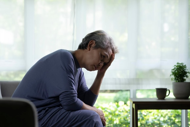 Chu cấp cho mẹ 11 triệu đồng/tháng, đến khi xem sổ tiết kiệm của mẹ, tôi òa khóc, nhận ra mình đã làm việc “vô nghĩa” trong nhiều năm- Ảnh 1. Chu cấp cho mẹ 11 triệu đồng/tháng, đến khi xem sổ tiết kiệm của mẹ, tôi òa khóc, nhận ra mình đã làm việc “vô nghĩa” trong nhiều năm- Ảnh 1.