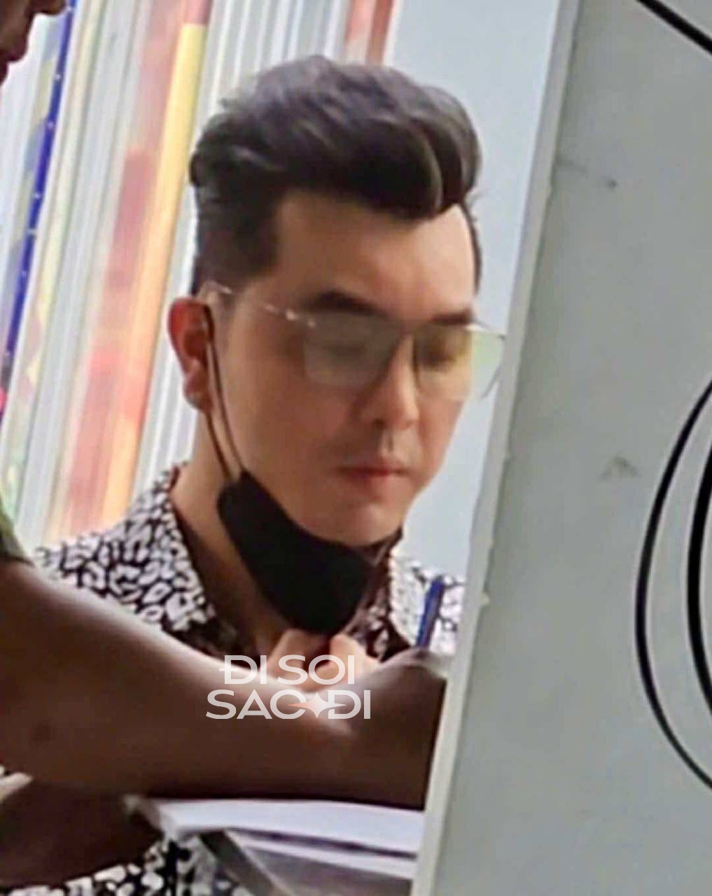 Ưng Hoàng Phúc đã có mặt để làm việc với Công an TP.HCM theo thư triệu tập- Ảnh 2.