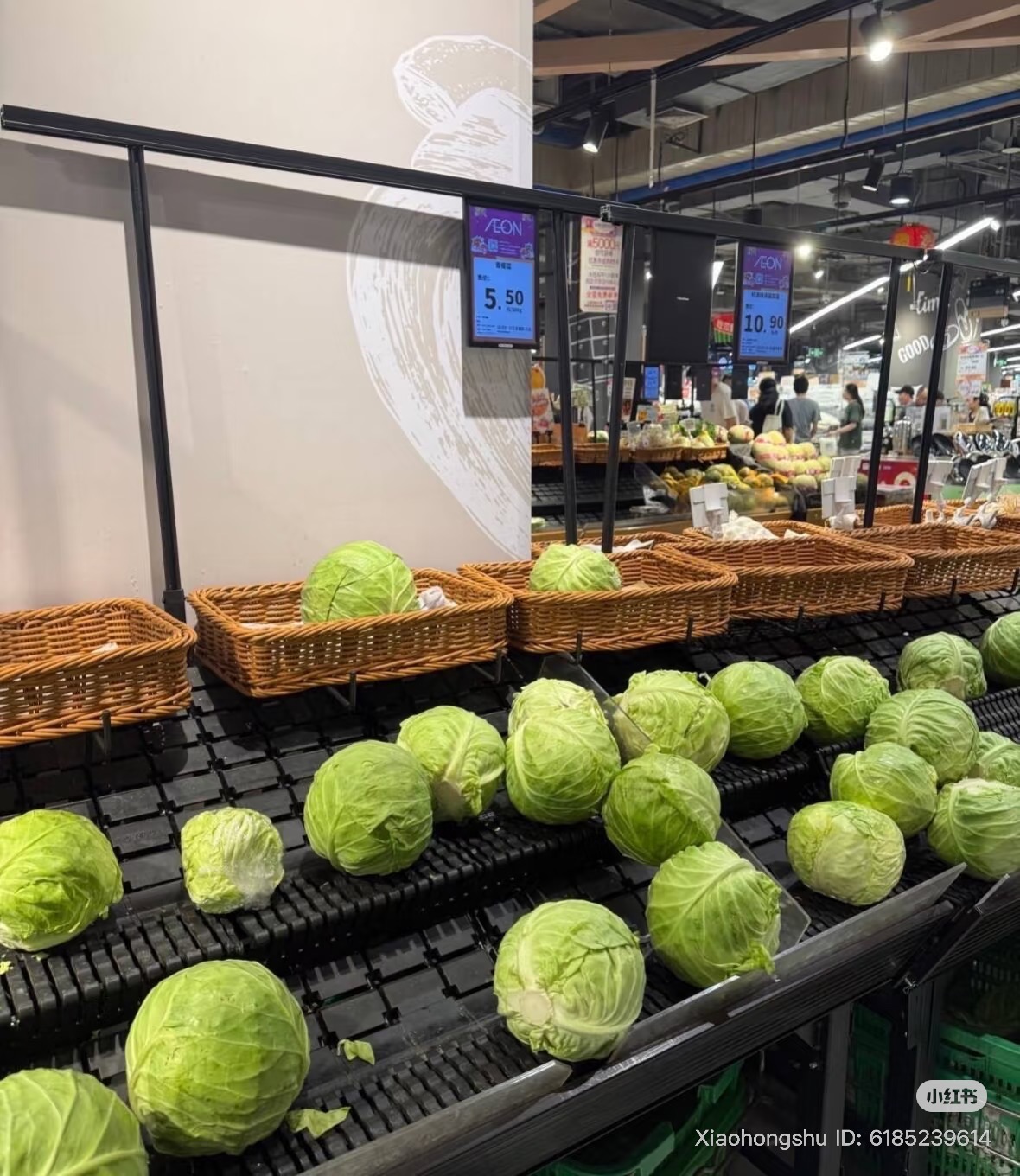 Siêu thị Trung Quốc trước siêu bão Ragasa: Kệ hàng trống trơn nhưng 3 loại rau vẫn "ế chỏng chơ", netizen thắc mắc lý do- Ảnh 10. Siêu thị Trung Quốc trước siêu bão Ragasa: Kệ hàng trống trơn nhưng 3 loại rau vẫn "ế chỏng chơ", netizen thắc mắc lý do- Ảnh 10.