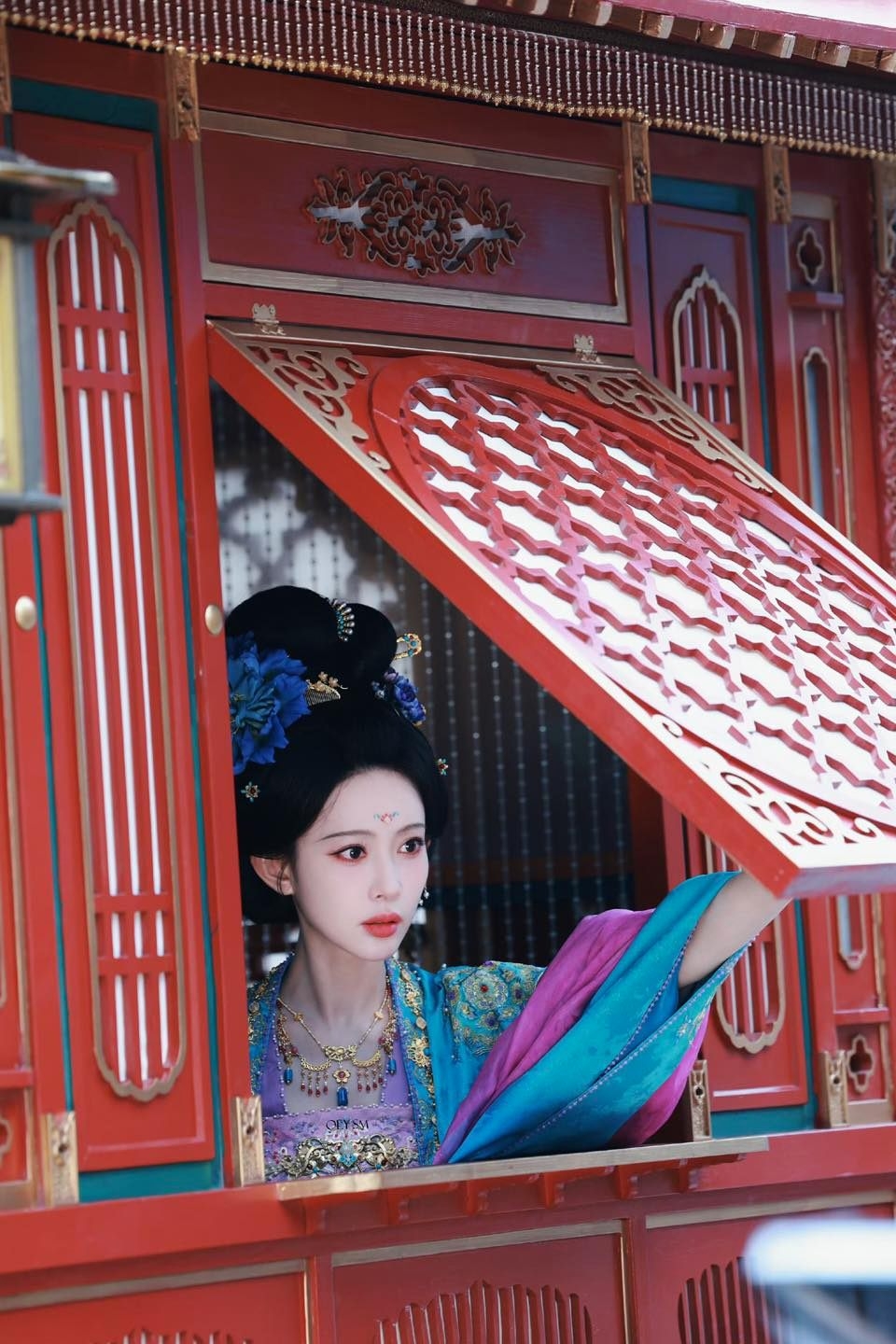 Ai dám chê mỹ nhân này thì bước ra đây nói chuyện: Công chúa cổ trang đẹp nhất hiện tại, góc nào cũng như tranh vẽ- Ảnh 6. Ai dám chê mỹ nhân này thì bước ra đây nói chuyện: Công chúa cổ trang đẹp nhất hiện tại, góc nào cũng như tranh vẽ- Ảnh 6.