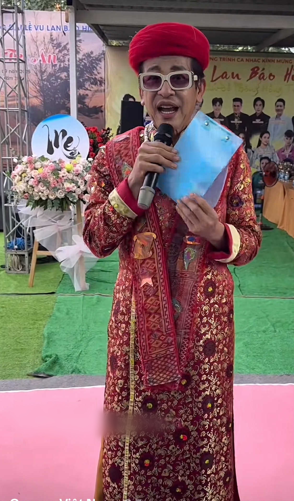 MC Thanh Bạch và những lần dự đám cưới với trang phục lấn át cả cô dâu- Ảnh 8.