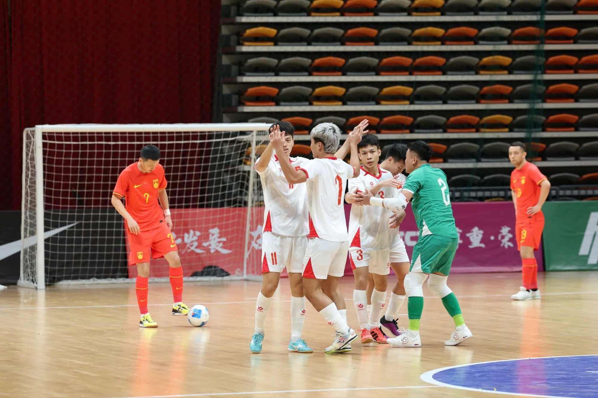 Báo Trung Quốc: “Thật ê chề khi thua tuyển Việt Nam 2-7”- Ảnh 1. Báo Trung Quốc: “Thật ê chề khi thua tuyển Việt Nam 2-7”- Ảnh 1.