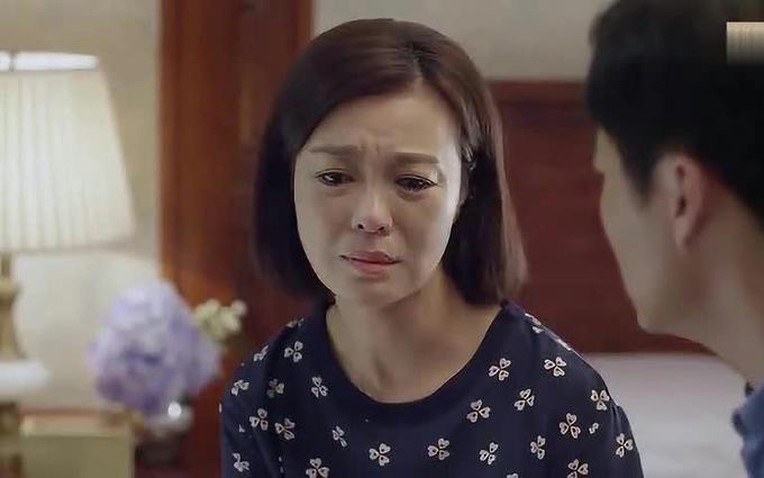 Nữ giám đốc lương 2,6 tỷ/năm bỏ việc để làm mẹ toàn thời gian, 5 năm sau con viết văn: "Người tôi ghét nhất là mẹ"- Ảnh 1.